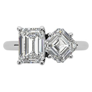 Bague de fiançailles en moissanite taille émeraude et taille Asscher 3TCW, style célébrité, bague Toi et Moi en or blanc 14K - Product Image 2