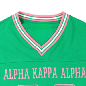 Camiseta Verde de Manga Larga AKA1908 para Mujer, Bordado Chenille, Ropa de Hermandad Griega, Estilo Fútbol Americano, Ajuste Premium - Product Image 4
