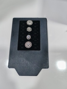 El Trusure Mini es una máquina portátil de autenticación de diamantes diseñada para la detección rápida y precisa de CVD y HPHT. - Product Image 5