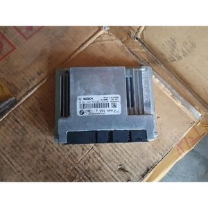 X5 ECUs y Módulos de Computación Usados 7555400 - Product Image 1