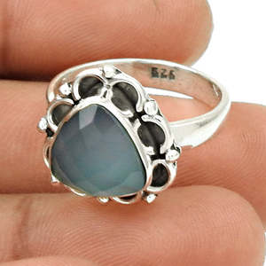 Anillo de Calcedonia Natural con Corte Trillón Brillante, Hecho a Mano con Plata de Ley 925, Estilo Bohemio para Mujer - Product Image 2