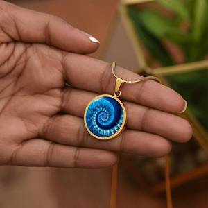 Elegante Colgante Espiral de Fibonacci Chapado en Oro sobre Plata 925, Joyería Fractal de Geometría Sagrada, Regalo para Hombres y Mujeres - Product Image 4