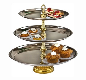 Support à gâteau en métal à trois niveaux, fait main, plateau de service multi-étages pour la présentation de desserts, style vintage, non toxique, respectueux de l'environnement - Product Image 4