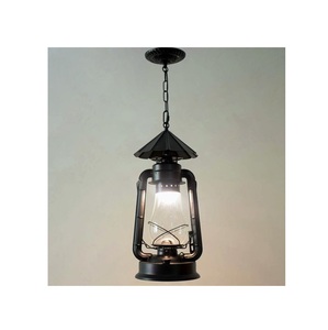 Farol de metal artístico para decoración con velas, ideal para realzar el ambiente con estilo en interiores modernos y eventos. - Product Image 6