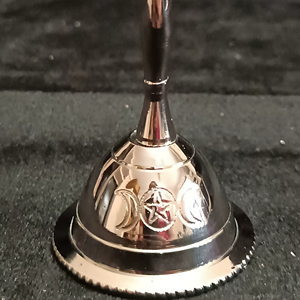 Campanas de Llamada Triple Luna Pentagrama de 3 Pulgadas, Campana de Mano para Altar, Campana de Llamada de Latón Fuerte Pandulam, para Uso en Oración por Consignantes Indios - Product Image 1