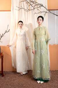 Robe Ao Dai en soie pour femmes vietnamiennes avec fleurs de chrysanthème brodées - Douce, fluide et élégante KAD32 - Product Image 6