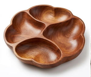 Assiette de service en bois faite à la main de la plus haute qualité, en forme de fleur, couleur unie, design élégant, finition polie, pour les fêtes, vaisselle et assiettes - Product Image 1