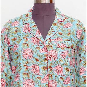 Camisa Larga Estilo Kimono 100% Algodón Puro para Mujer, Estampado Floral, Abertura Frontal, Cuello en V, Manga 3/4, Corte Ajustado, con Botones - Product Image 3