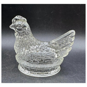 Figura de gallina en miniatura de cristal tradicional en nido para decoración vintage y regalos coleccionables - Product Image 1