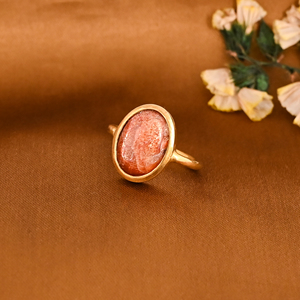 Anillo de Piedra Preciosa Naranja Natural con Engaste de Latón y Baño de Oro, Joyería de Diseño Hecha a Mano para Mujer - Product Image 2