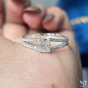 แหวนเพชรทรงรัศมี 0.5 กะรัต เพชรเพาะเลี้ยงในห้องปฏิบัติการ แหวนแต่งงานแบบวงแหวนฝังเพชรเต็มวง แหวนขอแต่งงาน รับรองโดย IGI ทองคำขาว 10K - Product Image 4