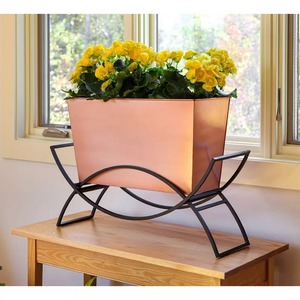 Vase de sol moderne Glided Bloom gris et noir sur support en métal noir, design minimaliste, fabrication artisanale - Product Image 6