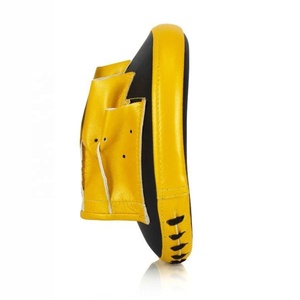 ถุงมือฝึกซ้อม Fairtex ลายวงกลมสีเหลืองและดำ หนังวัวแท้ ทำมือ ทนทาน อุปกรณ์ฝึกซ้อมคุณภาพสูง ขายส่ง - Product Image 4