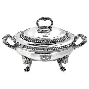 Exquisite metal <b>casserole</b> retains warmth for long periods, keeping food hot and welcoming well after it leaves the stove or oven - Product Image 6