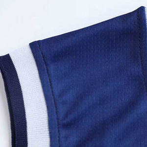 Ensemble d'uniformes de basketball personnalisés pour hommes Fantasy Wear – Blanc, Rouge, Noir – Col en V – Impression par transfert thermique – 100 % polyester respirant et à séchage rapide - Product Image 2