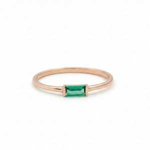 แหวนมรกตตะวันออกตะวันตก เงินแท้ 925 ชุบทอง 14K ทรงบาแกตต์ ประดับขอบแบบเรียบหรู แหวนซ้อนกันได้ แหวนประจำเดือนพฤษภาคม - Product Image 4