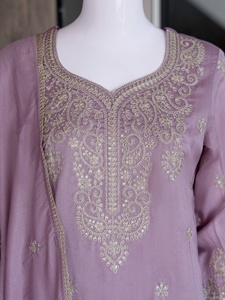 Costume de mariée Salwar très demandé pour les mariages et les fêtes, provenant d'un fournisseur indien, disponible à prix de gros. - Product Image 6