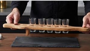Elegante Soporte de Madera para Vasos de Chupito, Rectangular, Hecho a Mano, Estilo Rústico, de Una Sola Capa, para Bar y Cocina - Product Image 5