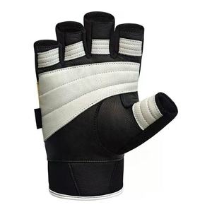 Gants de gymnastique respirants en cuir pour hommes et femmes pour les entraînements d'haltérophilie et de fitness Logo personnalisé inclus - Product Image 3