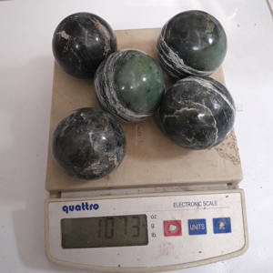 Venta al por mayor de alta calidad Natural Indonesia cebra verde curación cristal piedras preciosas artesanías esfera tamaño 50 mm técnica tallada - Product Image 6