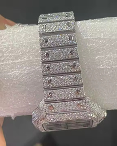 Montre en quartz Moissanite élégante Shadow Beam pour hommes, finition soignée et look épuré au poignet - Product Image 4