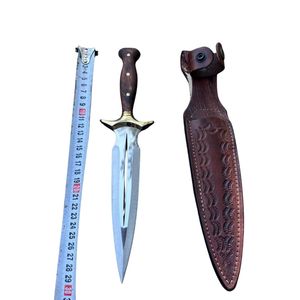 Cuchillo de caza con mango de madera, guardacuchillo de latón, hoja de acero al carbono con punta de lanza, filo recto y funda de cuero. - Product Image 1