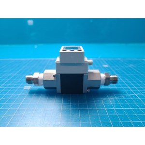 SMC PF3W720-NO3-F-M สวิตช์ควบคุมการไหลแบบดิจิตอลสำหรับน้ำ ใช้เป็นอะไหล่อุปกรณ์เซมิคอนดักเตอร์รุ่นเก่า - Product Image 3