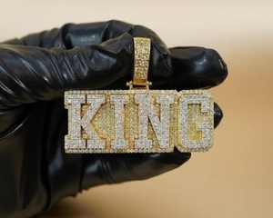 Pendentif personnalisé de luxe pour homme, style hip-hop, serti de diamants Moissanite VVS, bicolore, avec initiales en argent 925, idéal pour les cadeaux - Product Image 1