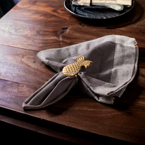 Vente chaude De Luxe Or Ananas Serviette Anneau Nouveau Modèle En Métal Cercle Serviette Boucle En Vrac Quantité Table Décoration Papier - Product Image 4