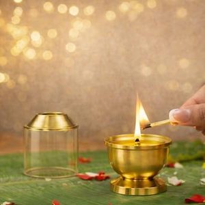 Lámpara Akhand Diya de latón con cubierta de vidrio resistente al calor para actividades religiosas - Product Image 6