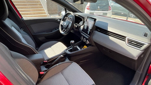 BRAND NEW 2024 RENA ULT CLIO AWD 1,864KM <b>RED</b> <b>HOT</b> SALE 100HP 5SEATER 4CYLINDERS AUTOMATIC TRANSMISSION - Product Image 6