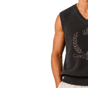 Gilet pull sans manches en maille gris anthracite pour homme, col en V, broderie couronne, décontracté, léger, fabrication sur mesure - Product Image 3