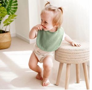 Bavoirs en mousseline de bambou 100% écologiques, lot de 5 - Protection respirante pour les repas de bébé - Product Image 1