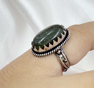 Bague ovale en onyx noir, laiton artisanal plaqué argent 925, bijoux floraux tendance en pierres précieuses, vente en gros - Product Image 2