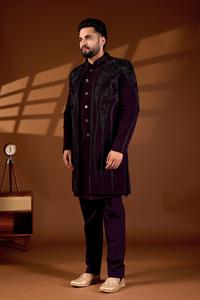 Ensemble Indo-Occidental de Luxe pour Homme, Style Baroque, en Micro-Velours avec Broderie Multicolore et Détails Perlés Faits Main - Product Image 2