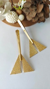 Boucles d'oreilles géométriques en laiton plaqué or, forme irrégulière moderne, bijoux artisanaux en métal - Product Image 2