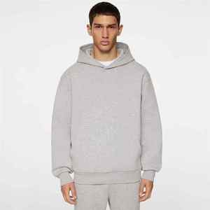 Sudadera con capucha de invierno para hombre de alta calidad, personalizable con logo impreso, 100% algodón, tejido de felpa, color gris sólido con dos bolsillos laterales. - Product Image 1