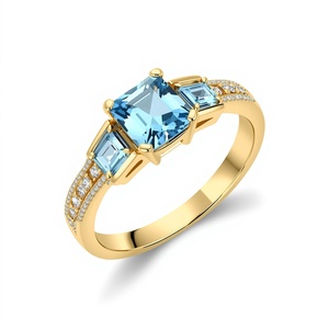 Bague trilogie en argent sterling 925 plaqué or avec topaze bleue taille émeraude, bijoux personnalisés, fabricant en gros, Thaïlande - Product Image 3