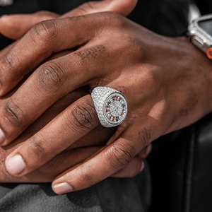 Anillo de Compromiso de Lujo con Diseño Real Audaz de Moissanita, con DEF de 0.5 Quilates y Engaste de Garras - Product Image 4