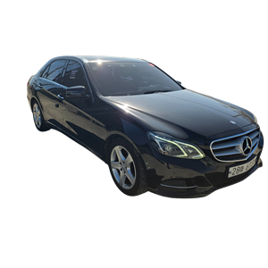 Mercedes-Benz Clase E Diésel Sedán con Volante a la Izquierda, Asientos de Cuero, Interior Oscuro - Exportador Coreano Inspeccionado (300500 Autos/Mes) - Product Image 2