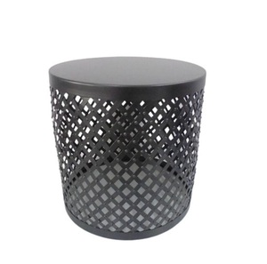 Table d'appoint industrielle en fil de fer noir, meuble de chambre, utilisation en appartement, poufs et tabourets écologiques de style industriel - Product Image 3