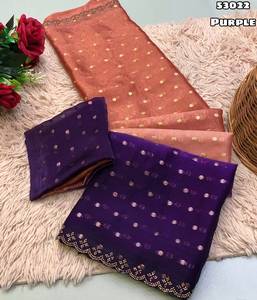 Sari de seda Soft Space con bordado de doble tono, tejido Butti y borde festoneado con trabajo de bordado. - Product Image 4