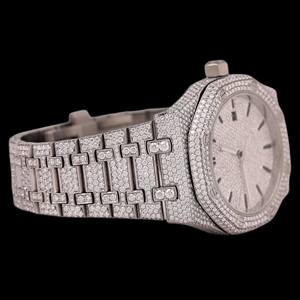 Montre de qualité supérieure en moissanite entièrement sertie de diamants, cadran entièrement diamanté avec fonction date automatique, pour toutes les occasions - Product Image 4