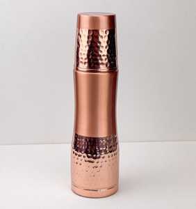 Bouteille de voyage portable classique en cuivre artisanal de qualité supérieure Radhe Enterprises, 1000 ml, écologique, avec couvercles, pour le bureau et la maison - Product Image 5