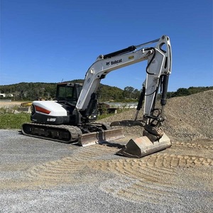 Excavatrice Bobcat E85 de qualité supérieure, conçue pour les travaux de construction lourds, avec une capacité de creusement puissante et des performances durables. - Product Image 3