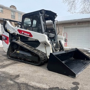 Chargeuse compacte sur chenilles Bobcat T64, conception hydraulique efficace, équipement durable pour les travaux agricoles, l'aménagement paysager et la construction. - Product Image 6