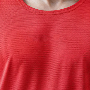 เสื้อกล้ามถักทรงเข้ารูปสไตล์วินเทจสำหรับออกกำลังกาย ผลิตจากผ้าสแปนเด็กซ์และโพลีเอสเตอร์ แห้งเร็ว สีพื้น เสื้อผ้าผู้ชายสำหรับออกกำลังกาย ขายส่ง - Product Image 6