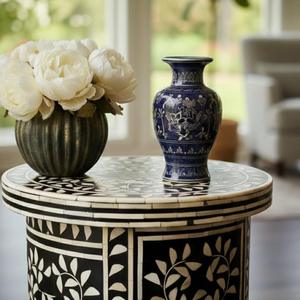 Table à tiroirs en os incrusté de la marque ILAHI, design moderne, détails en agate, rangement à trois niveaux, meuble portable pour la maison - Product Image 1