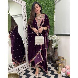 TRENDING TERCIOPELO BORDADO SECUENCIA TRABAJO FONDO SUPERIOR CON DUPATTA VINO - Product Image 1