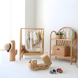 Organisateur et présentoir de vêtements pour enfants en rotin, support de rangement ouvert en canne de qualité supérieure - Product Image 5